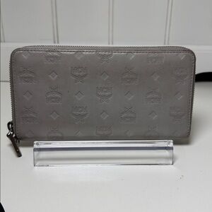 MCM Visetos Zip-Around Continental Wallet – Champagne Beige | Authentic